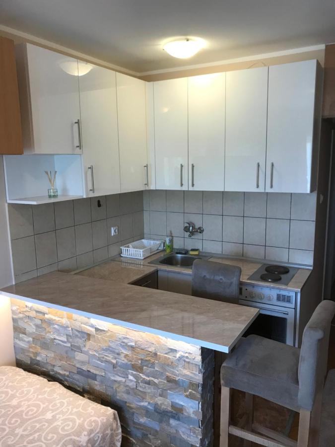 Studio Sajam Novi Sad Luaran gambar